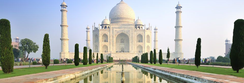 Taj Mahal i India, et kjent mausoleum bygd i hvit marmor.